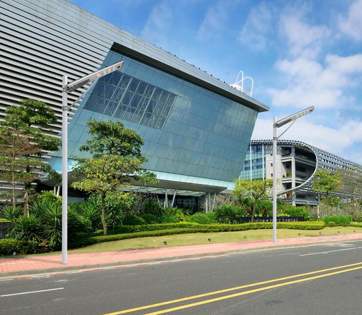 The Benefits and Technology Behind Solar Street Lights